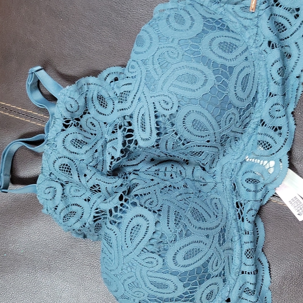 Lace underwire high neck bralette